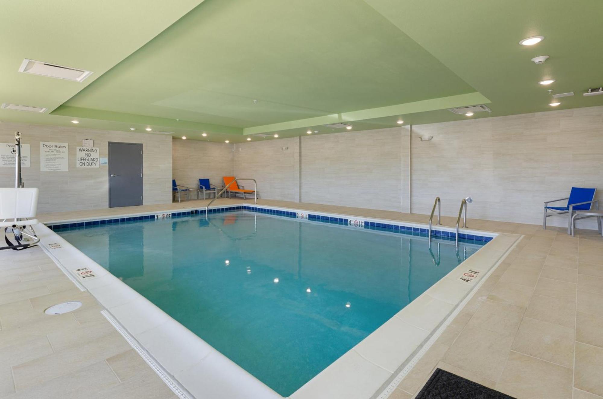 Holiday Inn Express & Suites - Abingdon By Ihg Екстер'єр фото